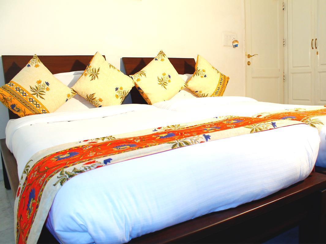 Mehra Residency At The Airport Hotel Ню Делхи Екстериор снимка
