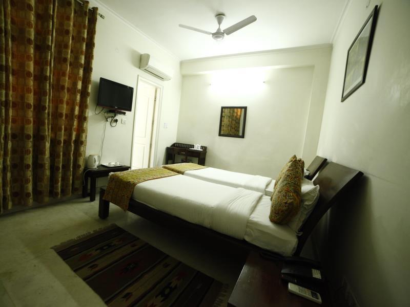 Mehra Residency At The Airport Hotel Ню Делхи Екстериор снимка