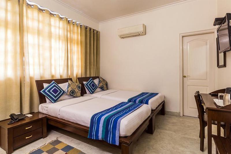 Mehra Residency At The Airport Hotel Ню Делхи Екстериор снимка