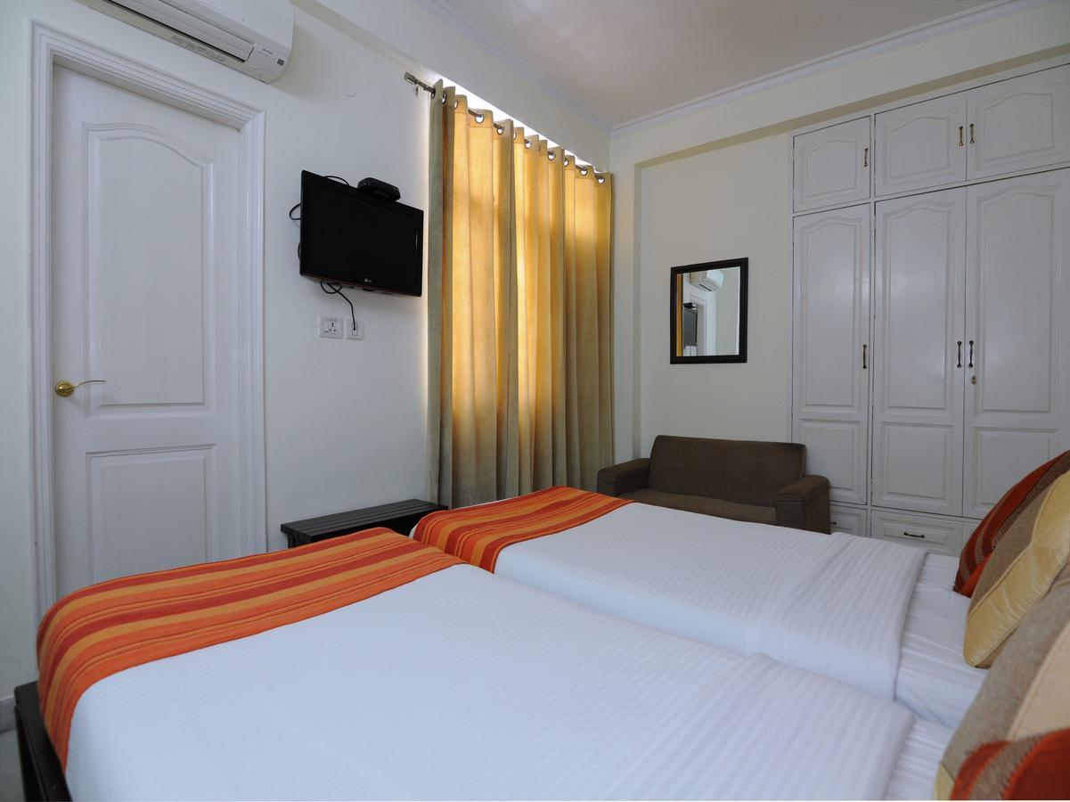 Mehra Residency At The Airport Hotel Ню Делхи Екстериор снимка