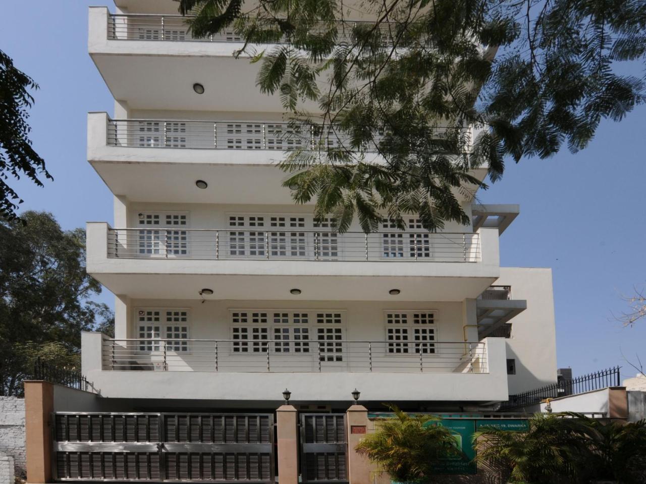 Mehra Residency At The Airport Hotel Ню Делхи Екстериор снимка
