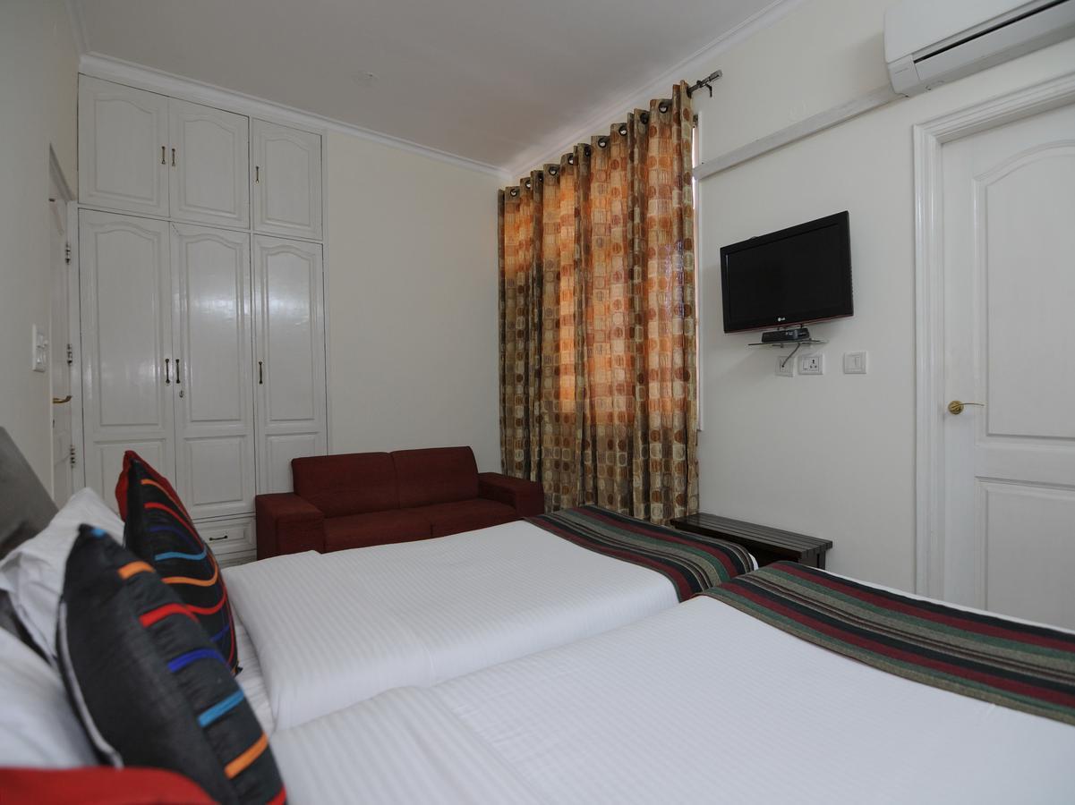 Mehra Residency At The Airport Hotel Ню Делхи Екстериор снимка