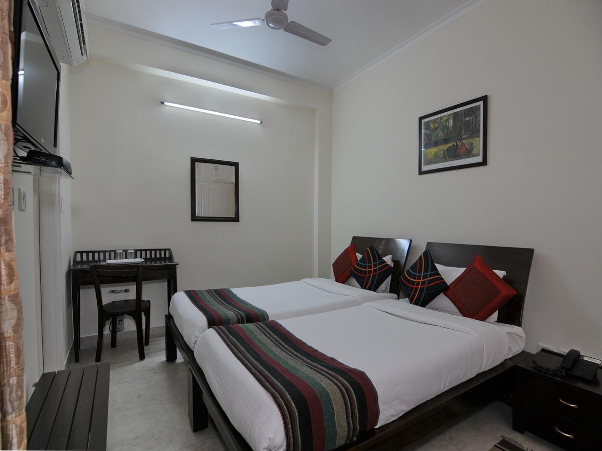 Mehra Residency At The Airport Hotel Ню Делхи Екстериор снимка