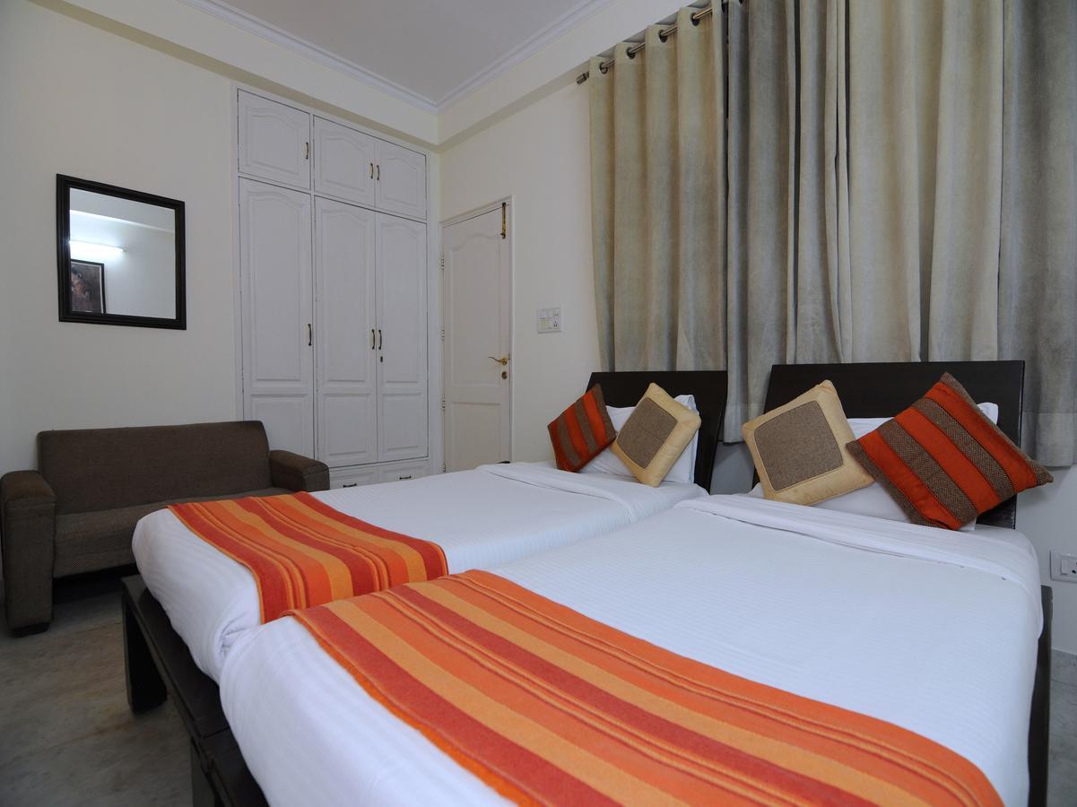 Mehra Residency At The Airport Hotel Ню Делхи Екстериор снимка