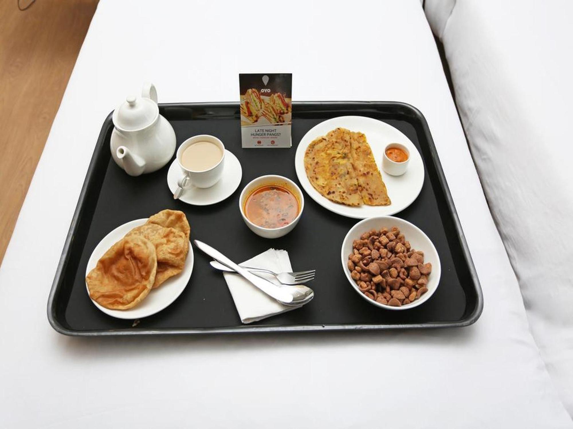 Mehra Residency At The Airport Hotel Ню Делхи Екстериор снимка