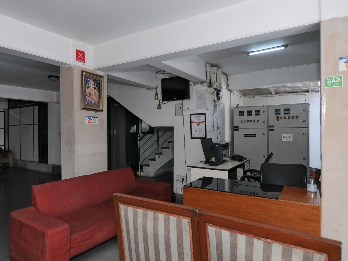 Mehra Residency At The Airport Hotel Ню Делхи Екстериор снимка